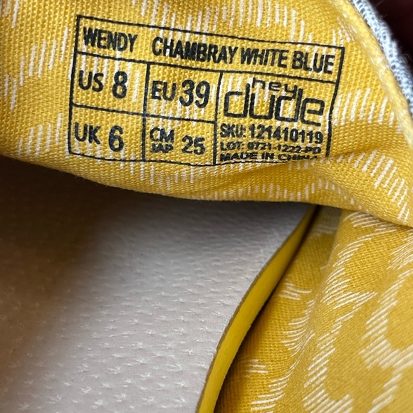 Hey Dude Women's Wendy Slip On Comfort Sneaker Size 8.0 M, Chambray White/Blue - Picture 7 of 7